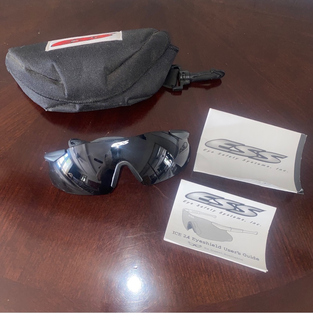 ESS Sunglasses Crossbow One Anti Fog Eyeshield Terrain Black Black  Lens Case